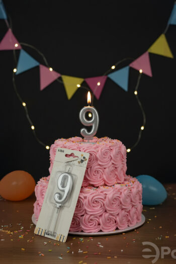 Gümüş renkli 9 rakamlı doğum günü mumu, metalik pasta mumu